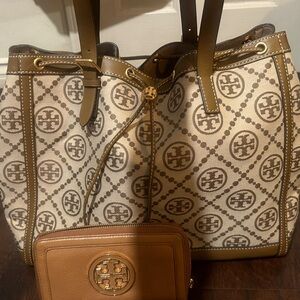 Tory Burch monogram jacquard tote large hazelnut  NWT wallet included